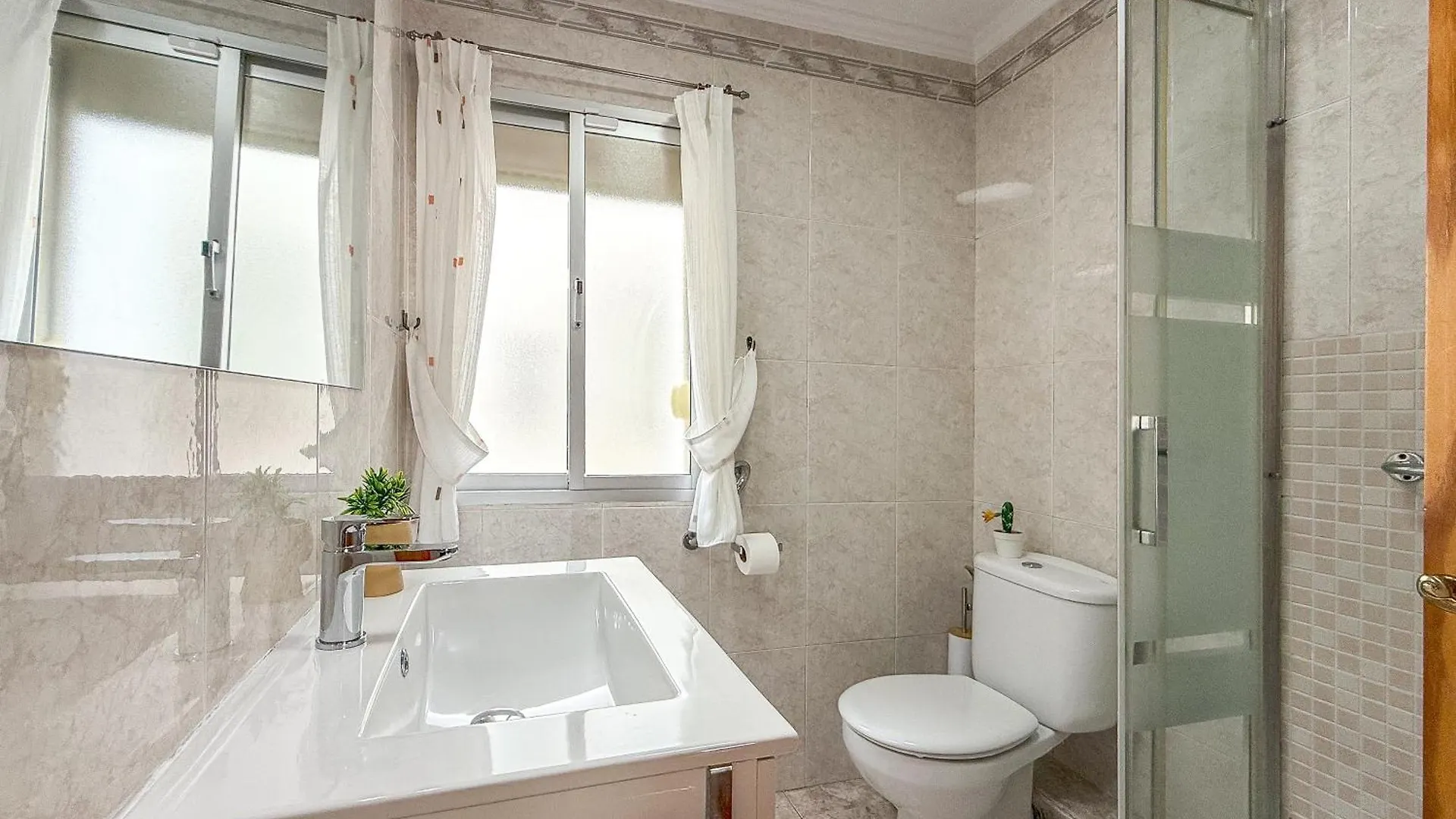 Hanami Apartment Goya Estepona 0*,  Spain